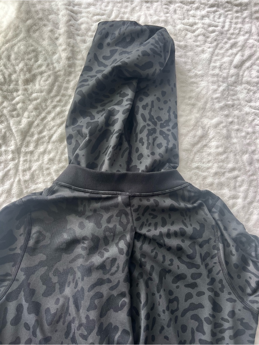 Lululemon Women’s Namasker Hooded Jacket Animal Swirl Deep Coal Black | Size 2 - Picture 14 of 14